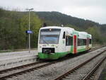 BR 650 Regioshuttle/773479/einfahrt-vom-eib-vt012als-rb-saalfeld-erfurtam Einfahrt vom EIB VT012,als RB Saalfeld-Erfurt,am 25.April 2022,in Rottenbach.