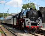 01 0509-8 mit Sonderzug 61497 nach Putbus im Bahnhof Bergen auf Rügen.14.06.2014