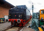 Der „Jumbo“ bzw. die schwere kohlegefeuerte Dreizylinder-Güterzug-Dampflokomotive 44 508, ex DB 044 508-0, Ansicht von der Tenderseite, am 02.07.2023 ausgestellt beim Lokschuppen vom Erlebnisbahnhof Westerwald der Westerwälder Eisenbahnfreunde 44 508 e. V. hier war Lokschuppen-/Sommerfest.