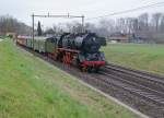 Grosse Fr�hlingsfahrt mit der Grossdampflok 503673 vom 11. M�rz 2015. Die Nostalgielok Be 4/4 Nr. 14 ex BT brachte den Sonderzug bis nach Olten Hammer, wo er durch die 50673 �bernommen wurde. Die Be 4/4 14 wurde am Schluss des Zuges angeh�ngt, um Umfahrungen zu vermeiden. Beim Wasserfassen in Lyss kam es zu einer Begenung mit der 01 202. Diese Aufnahme wo die 503673 geschleppt wird, ist bei Busswil entstanden.
Foto: Walter Ruetsch