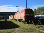 218 408,im Freigel�nde,durch den Zaun fotografiert,im OMB Werk Neustrelitz,am 13.Oktober 2026.