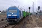 253 015-8 mit dem leeren Holzzug aus Stendal in Rathenow und ist in Richtung Wustermark weiter unterwegs. 18.03.2011