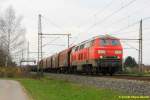 225 027 mit gemischten Güterzug am 08.04.2015 in Dedensen-Gümmer Richtung Hannover