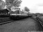MTEG 118 770-7 beim Rangieren im Bahnhof Putbus am 10.5.13 / Foto im Klassischen DDR Style Schwarzweiß