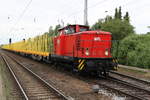 V60/560477/346-727-1lok-8der-firma-wfl-mit 346 727-1(Lok 8)der Firma WFL mit Holzzug von Stendal beim Rangieren in Rostock-Bramow.09.06.2017