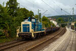 Die 261 671-2 (eigentlich laut NVR-Nummer 98 80 3361 671-1 D-AVOLL) der Aggerbahn (Andreas Voll e.K., Wiehl) fährt am 27.08.2021, mit einem Altschotter bzw.