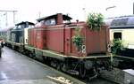 212 236-4 und 212 244-8 bei der Abschiedsfahrt der Strecke Göppingen - Schwäbisch Gmünd am 21.06.1984.