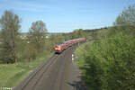 218 403-3 mit dem RE2 RE4861 Hof - München bei Röslau.