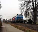 218 055-2 von Press und eine DB 218 mit IC 118 auf der Umleitung Richtung Süden im Illertal bei Bellenberg am 02.01.2020.
