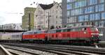 218 434-9 und 218 456-2 mit ÖBB EC in Ulm am 22.02.2014.