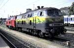 218 418-2 Touristikdesign und eine weitere 218 in Ulm am 18.05.2002.