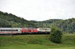 218 446-3 und 218 429-9 mit IC 2012 Allgäu bei Lonsee am 03.09.2023.