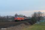 232 618-9 und 233 040 ziehen einen Kesselzug nach Hof bei Wiesau/Schönfeld.