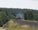 232 201 zieht den EZ 51716 Nürnberg - Senftenberg bei Neudes.