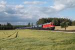 232 569 mit dem Düngermittelzug GC68301 nach Regensburg Ost bei Marktleuthen.