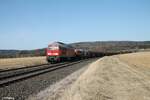 232 668 mit dem GAG 68302 Hof - Plattling leer Schotterzug bei Oberteich gen Süden.