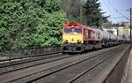 HGK Class 66 DE 64 mit Kesselwagenzug in Ulm auf der Donaubrücke am 02.05.2003.