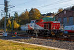 Die KSW 47 (92 80 1271 027-5 D-KSW), ex D 2 der HFM, eine Vossloh G 1000 BB der KSW (Kreisbahn Siegen-Wittgenstein), am 09.11.2021 beim Umsetzen (auf Rangierfahrt) in Betzdorf (Sieg).