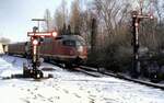 612  Eierkopf  fährt von Braunschweig kommend in Salzgitter-Lebenstadt ein am 22.02.1983.