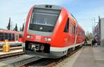 Ein gerades Bild - nur der Pendolino pendelt, 95 80 0 612 073-6 D-DB ABpd der DB Regio Bayern beim Tag der offenen Tür im Bw Kempten mit Neigetechnik-Vorführung am 23.04.2023.