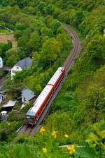 Der Dieseltriebzug 628 305 / 629 305 der DB Regio fhrt am 19.05.2013 als RB 92 (Pellenz-Eifel-Bahn) Andernach – Mayen – Kaisersesch auf der KBS 478 (Eifelquerbahn), hier kurz hinter dem