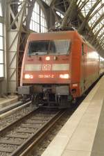 Und noch eine 101er die Nummer ist 101 041-2 mit dem Ecund fhrt gleich los in Richtung Hamburg.aufgenommen am 19.09.11