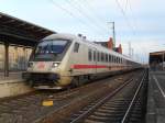 IC 2385 mit 101 076 am Schluss des Zuges fuhr am 31.12.2011 in Richtung Frankfurt. 