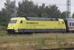 BR 101/206924/gelbe-101-013-1-stand-am-06072012 gelbe 101 013-1 stand am 06.07.2012 mit IC 2213 Binz-Stuttgart im Rostocker Hbf.