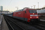 Die DB Fernverkehrs 101 051-1 kam aus der Abstellung und Übernahm den Zug den die DB Fernverkehr 101 004-0 gebracht hatte am 03.12.2016.