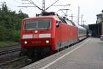 Eine DB 120 126-8 am 11.06.2011 auf Gleis 1 in Hamburg Harburg