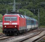 120 126-8 mit EC 378 von Ostseebad Binz nach Brno hl.n.bei der Einfahrt in Bergen auf Rgen.14.06.2014