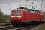 120 203-5 mit RE 4310 von Rostock Hbf nach Hamburg Hbf bei der Ausfahrt im Rostocker Hbf.es werden die letzten Aufnahmen sein mit 120.2 vor dem Hanse-Express.17.10.2014