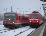 928 658-3+120 202-7 mussten am 30.12.2014 auf freie Fahrt im Rostocker Hbf warten.