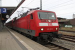 120 201-9 mit RE 4324(Rostock-Hamburg)kurz vor der Ausfahrt am 28.03.2016 im Rostocker Hbf dieser Zug verkehrt zustzlich nur an Feiertagen