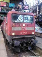 112 175-5 als RB mit Ziel Kiel Hbf im Bahnhof Hamburg Hbf am 8.6.13 