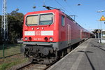 143 193-1 mit RE 18491 von Warnemünde nach Berlin Hbf(tief)abgestellt am Mittag des 03.10.2016 in Warnemünde.