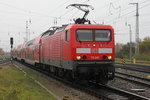 114 040 mit RE 5(RE 4361)von Rostock Hbf nach Wnsdorf-Waldstadt bei der Bereitstellung im Rostocker Hbf.04.11.2016