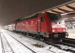 146 279 mit RE 4314(Rostock-Hamburg)kurz vor der Ausfahrt im Rostocker Hbf.10.12.2021