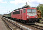 BR 155/858111/155-078-9-stand-am-nachmittag-in 155 078-9 stand am Nachmittag in Rostock-Bramow abgestellt.10.08.2024