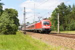 182 015 mit dem IRE 4275  Berlin-Hamburg-Express  von Hamburg Hbf nach Berlin Ostbahnhof bei Friesack.