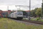 BR 185/161725/zwei-evb-e-loks-ein-mal-die Zwei EVB E-Loks ein mal die 185 673-1 und 185 680-6 in Hamburg Harburg am 16.09.2011
