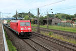 185 230-0 mit Seekisten f�r den Hamburger Hafen.