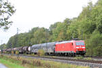 185 142-7 mit einen  Gemischten  am Haken.