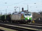 193 831-5 Christian Doppler mit dem Holzzug von Rostock-Bramow nach Stendal-Niedergrne im Bahnhof Bad Kleinen.06.02.2016  