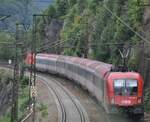 1016 050-5 und eine 1116 mit ÖBB EC auf der Geislinger Steige am 08.08.2009.