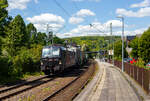Die an die HELROM GmbH (Frankfurt am Main) vermietete Siemens Vectron MS 5370 068-6  CHRISTIAN  / 6193 237 (91 51 5370 068-6 PL-ID) der CARGOUNIT Sp. z o.o. (Wrocław / Breslau) fährt am 09 Mai 2025 mit dem (sehr kurzen) mit dem HELROM Trailer Zug Wien – Düsseldorf, einem besonderen KV-Zug, durch Kirchen (Sieg) in Richtung Köln.

Die Siemens Vectron MS wurde 2023 von Siemens Mobility GmbH in München-Allach unter der Fabriknummer 23362 gebaut und im Januar 2024 an die CARGOUNIT Sp. z o.o. in Wrocław/Polen (Breslau) geliefert. Diese Vectron Lokomotive ist als MS – Lokomotive (Mehrsystemlok) mit 6.400 kW Leistung und 200 km/h Höchstgeschwindigkeit konzipiert. 

In der Version A 10 hat sie die Zulassungen für Polen, Deutschland, Österreich, Niederlande, Slowakei, Rumänien, Ungarn und Bulgarien (PL/D/A/NL/SK/RO/H/BG). Tschechien (CZ) ist z.Z. noch durchgestrichen.
Die SIEMENS Vectron MS der Version A 10 besitzt die Zugsicherungssysteme ETCS BaseLine 3, sowie
für Deutschland (PZB90 / LZB80 (CIR-ELKE I)), 
für Österreich (ETCS Level 1 mit Euroloop, ETCS Level 2, PZB90 / LZB80),
für Polen (SHP)
für Tschechien und Slowakei (LS (Mirel))
für Ungarn (ETCS Level 1, EVM (Mirel))
für Rumänien (PZB90)
und für die Niederlande (ETCS Level 1, ETCS Level 2, ATB-EGvV)

Die CARGOUNIT Sp. z o.o. in Wrocław (Breslau) / Polen wurde 2003 gegründet und stieg 2012 in das Leasinggesellschaft für Lokomotiven ein. Aktuell verfügt Cargounit über einen Fuhrpark von insgesamt 220 Lokomotiven. Das Unternehmen ist der größte Verleiher von Lokomotiven in Polen und die Nummer 5 in Europa. Ende Februar 2024 unterzeichnete CARGOUNIT mit Siemens Mobility einen Vertrag über weitere bis zu 100 Lokomotiven.
