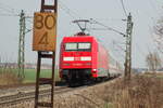 101 006-5 mit IC bei Neu-Ulm Pfuhl am 09.04.2009.