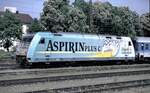 101 099-3 mit Werbung Bayer Aspirin mit Interregio in Ulm am 18.05.2002.