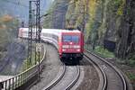 101 011-5 Frontlok und 101 066-9 Schub für IC im Sandwich auf der Geislinger Steige am 06.10.2010.