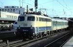 110 445-4 mit Nahverkehrszug in Um am 13.03.1999.